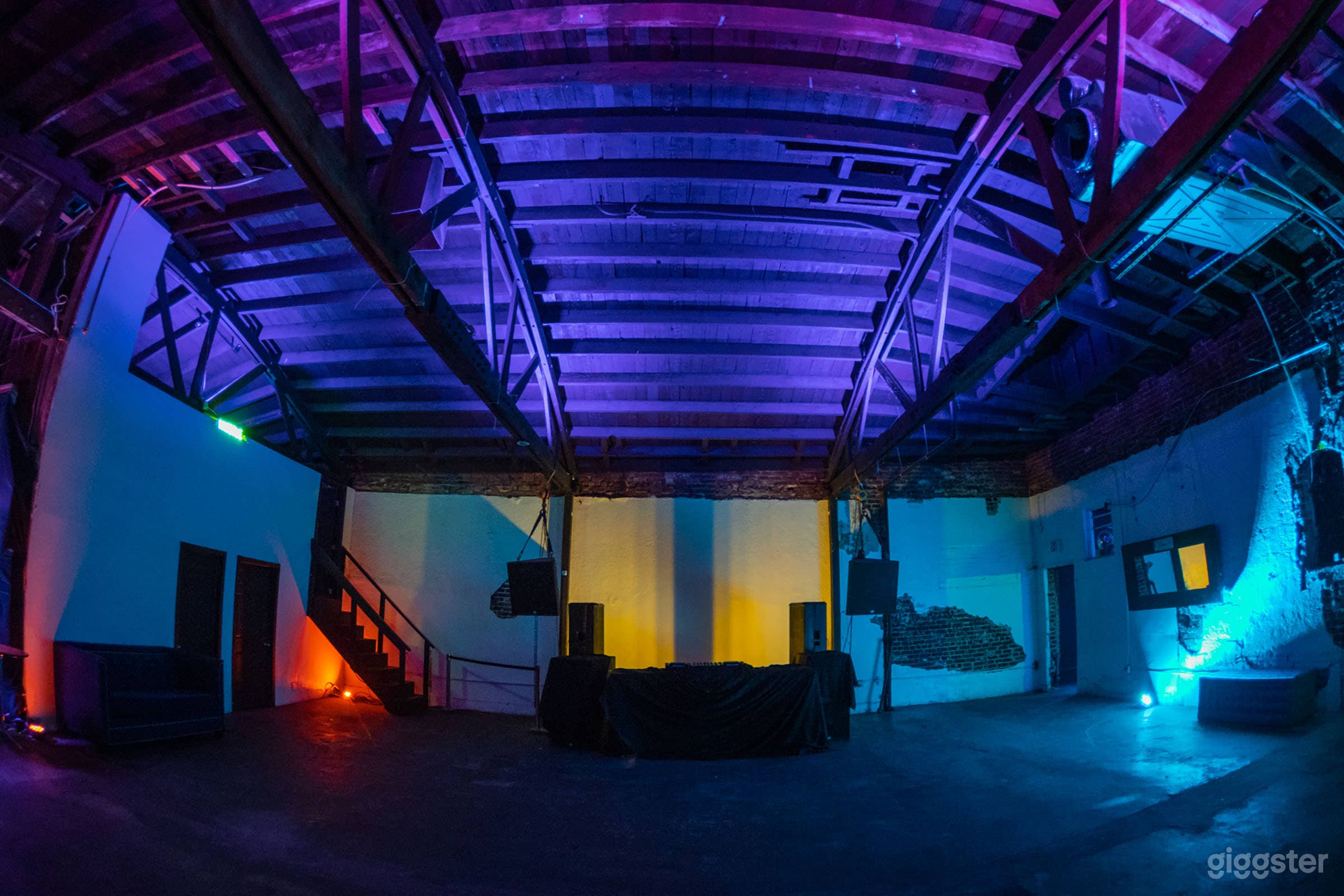 Exclusive Downtown Music Venue and Creative Space  Photo 4