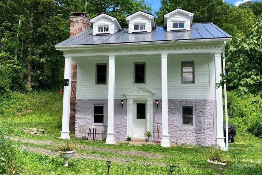 Charming Federal Style Home Photo 1