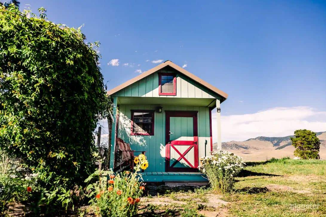 Garden View Cabin Photo 1
