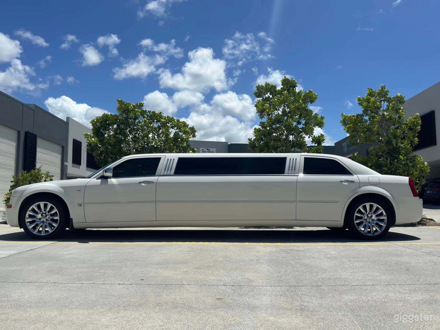 10 Seater Disco Chrysler Stretch Limo Hire Photo 1