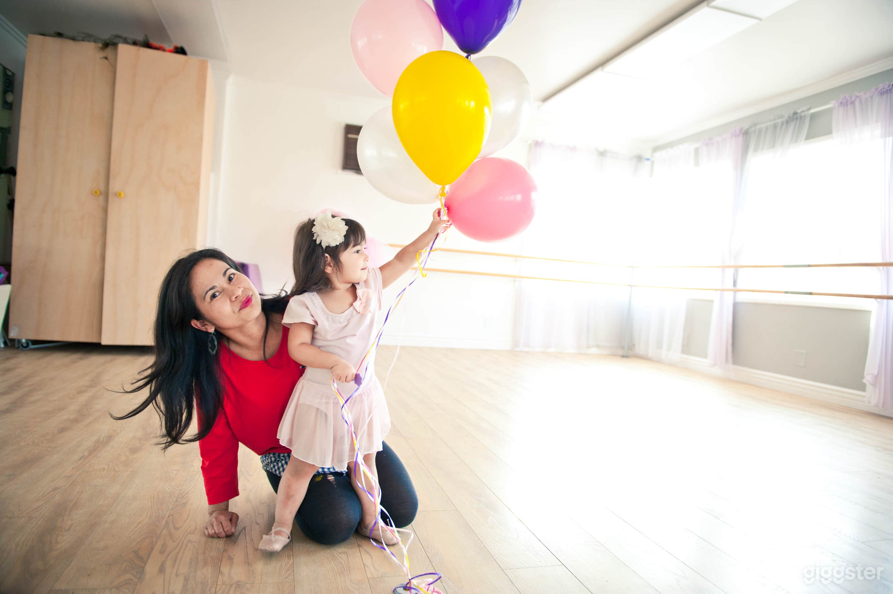  Private, Bright Hollywood Dance Studio Space  Photo 3