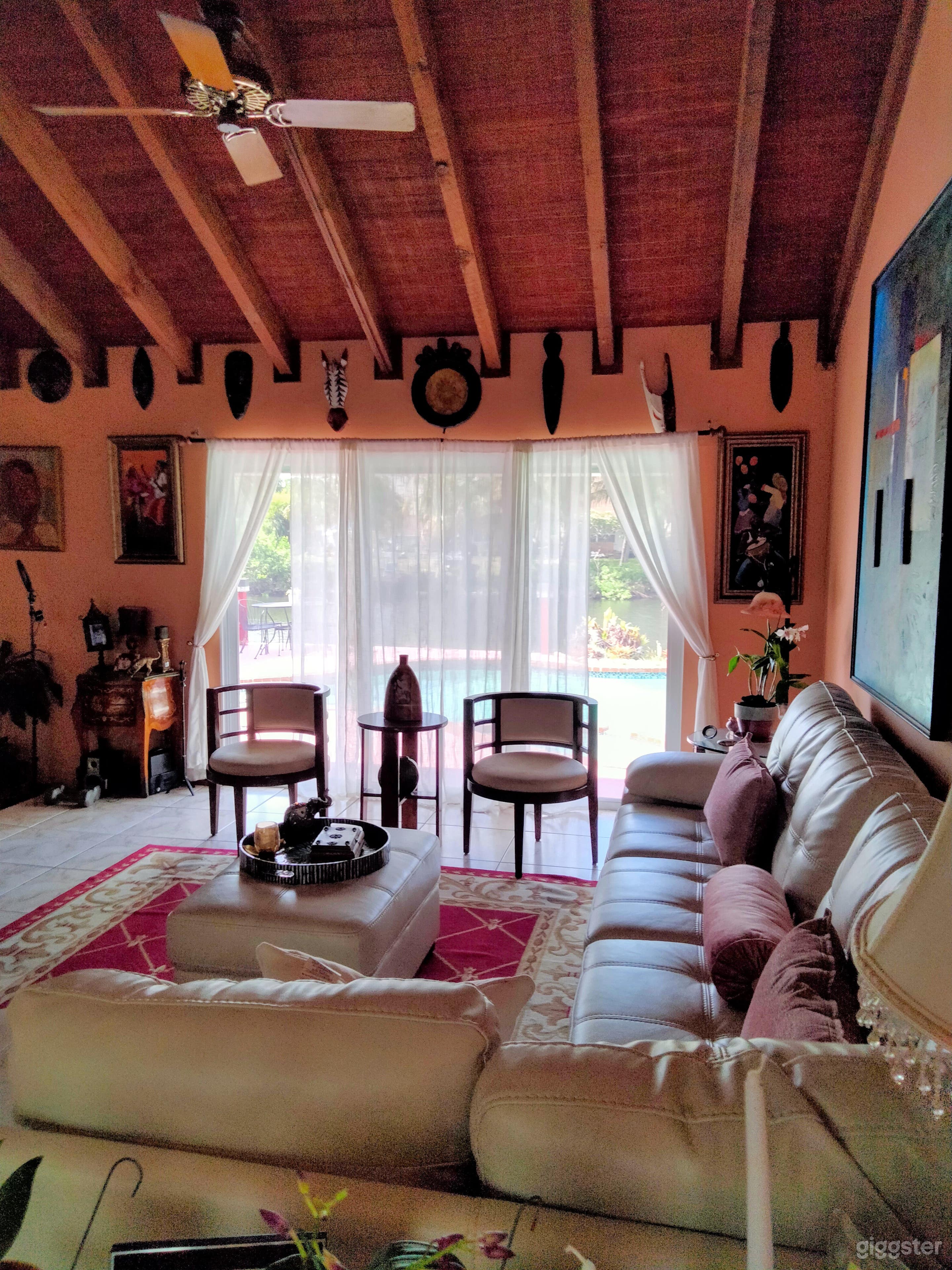 Spacious Event Lounge in Miramar Photo 1