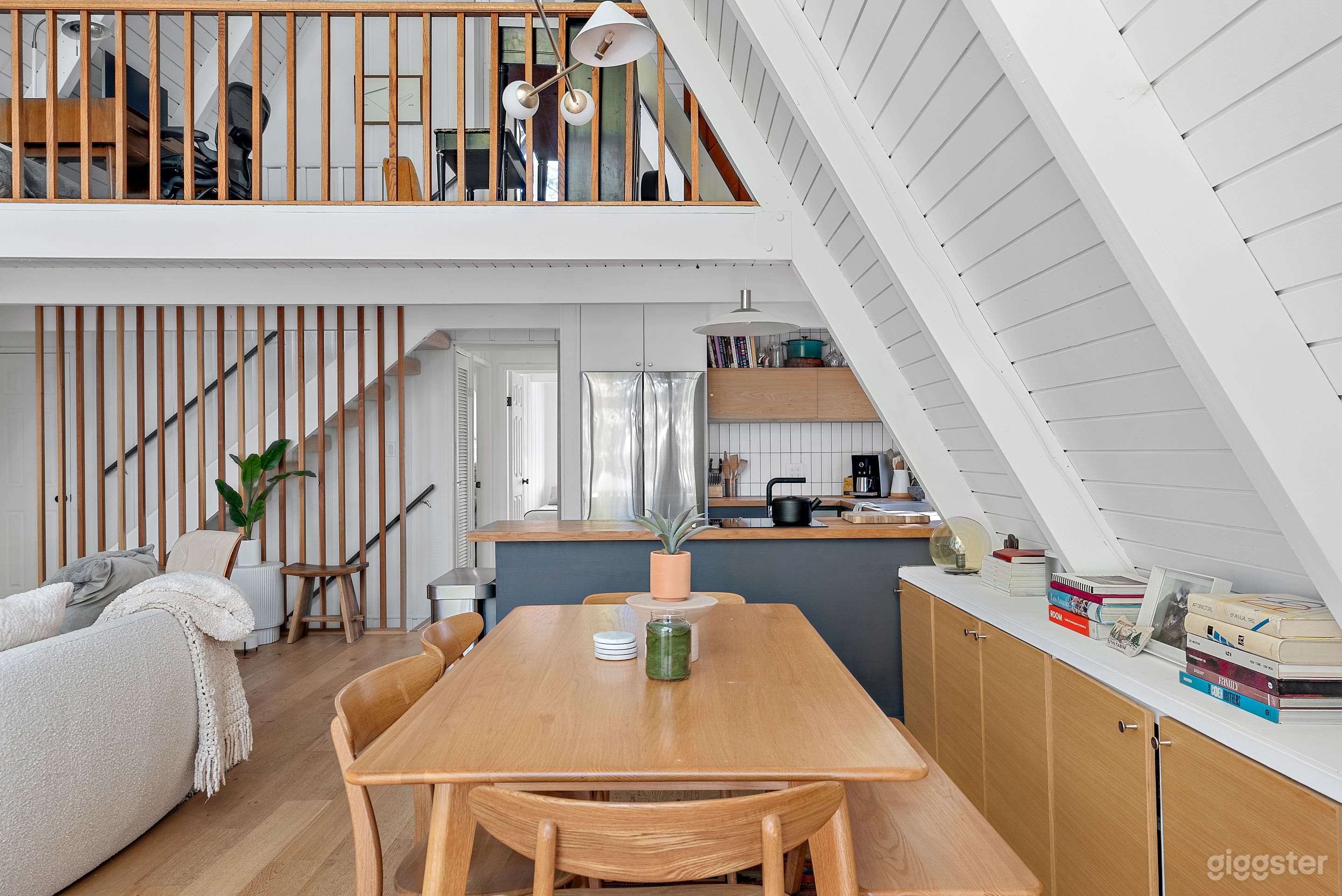 Luxury Modern A-Frame in a Serene Setting Photo 3