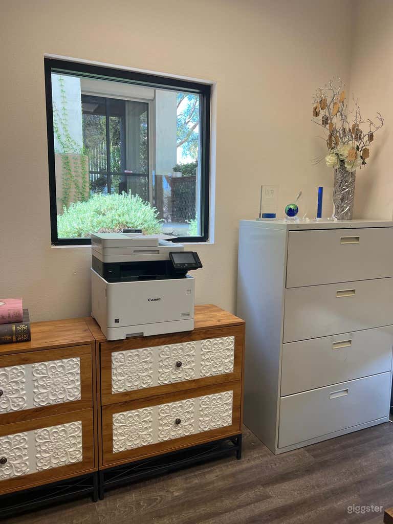  Office For Rent in Sahara and Fort Apache 