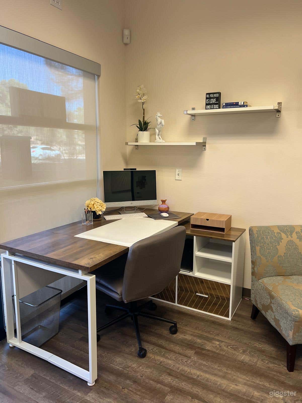 Office For Rent in Sahara and Fort Apache Photo 3