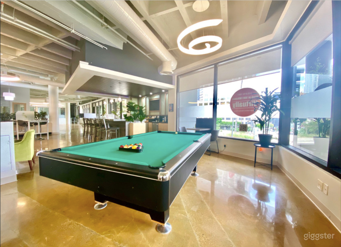 Well-kept Lounge in Los Angeles Photo 2