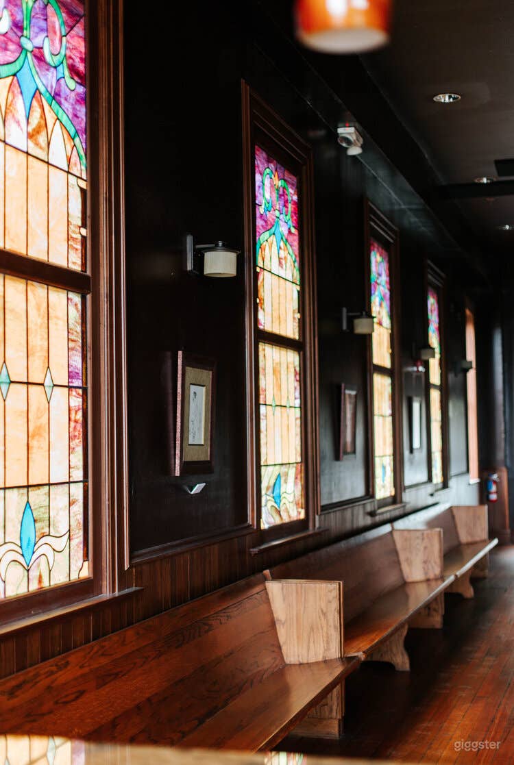 Modern Old Charm Concert Venue Photo 3