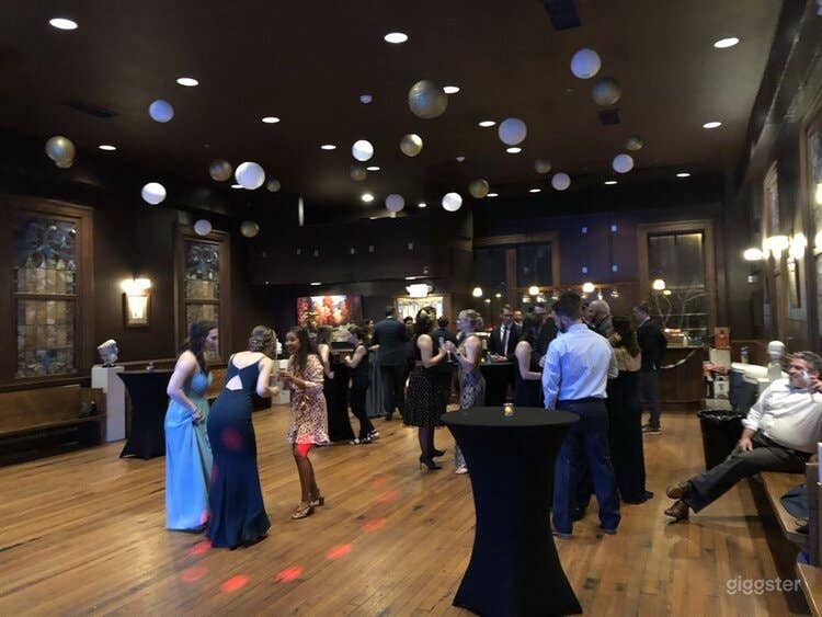 Modern Old Charm Concert Venue Photo 4