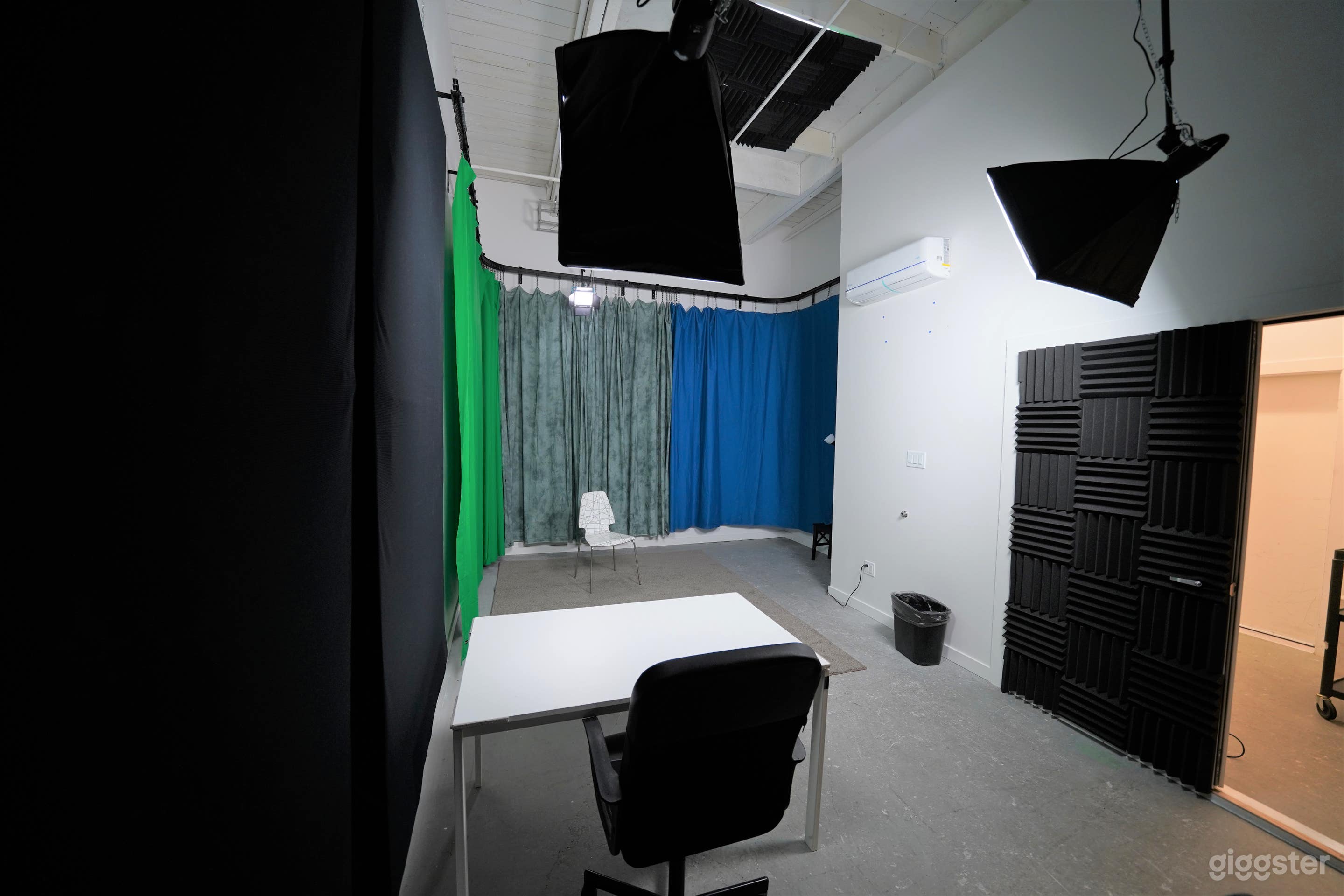 Intimate Photo/Film Studio Photo 1
