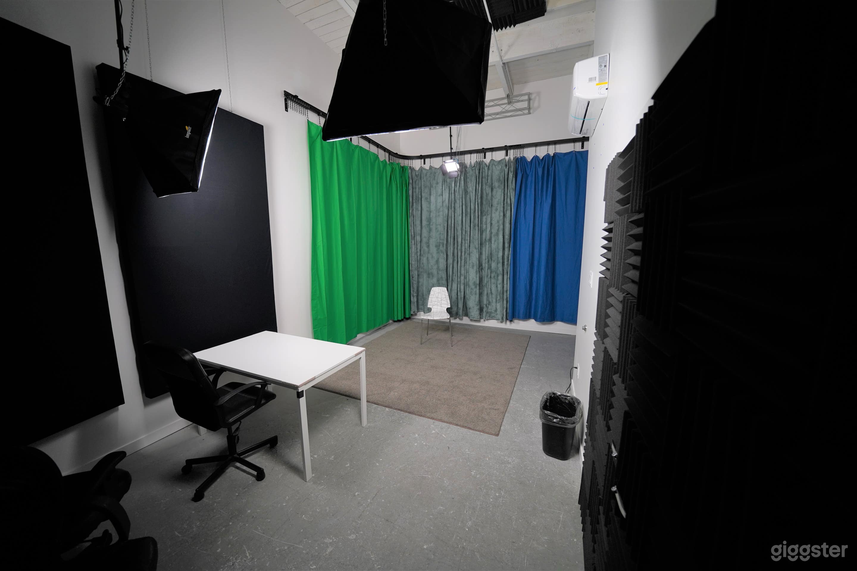 Intimate Photo/Film Studio Photo 2