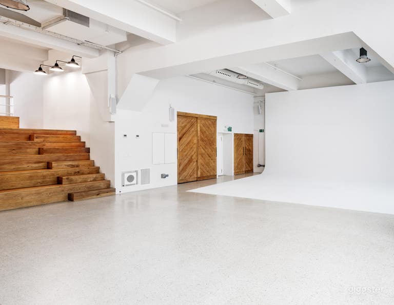  Versatile space for filming and corporate events 
