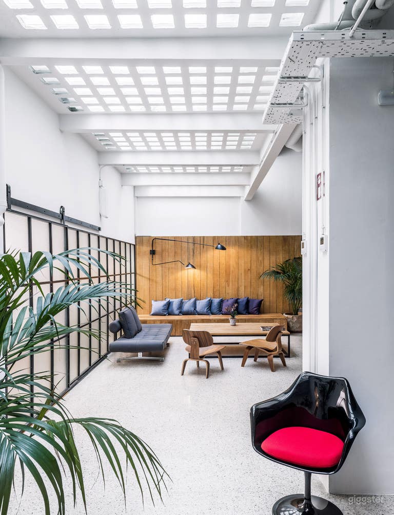  Versatile space for filming and corporate events 