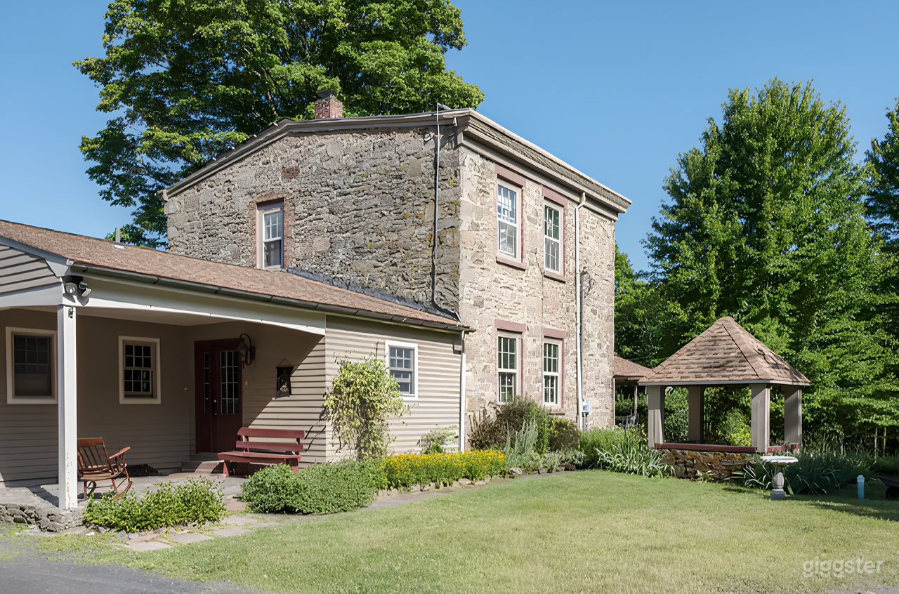 1820s Federalist-Style House Photo 1