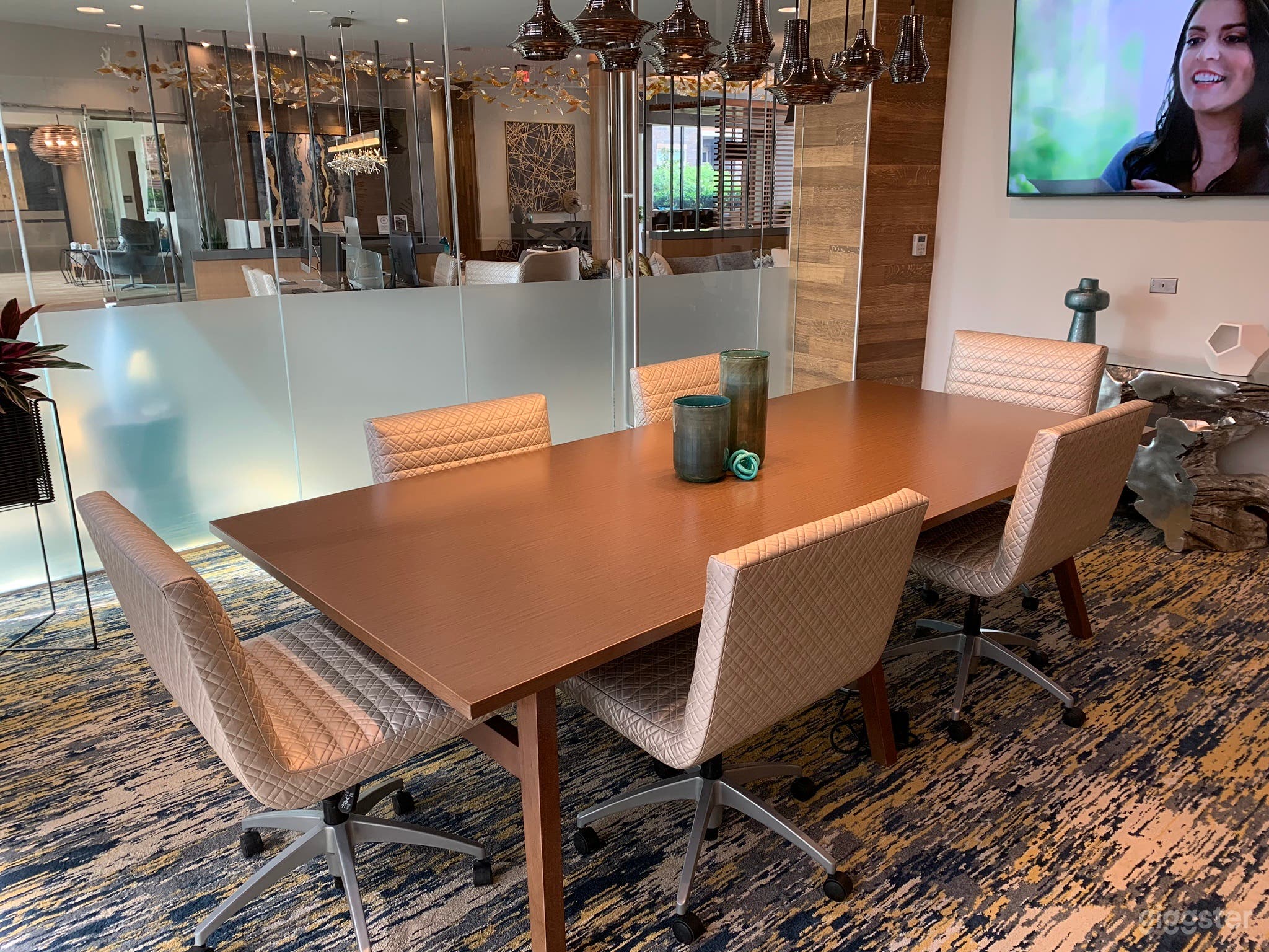 Stylish Conference Room in King of Prussia Photo 3