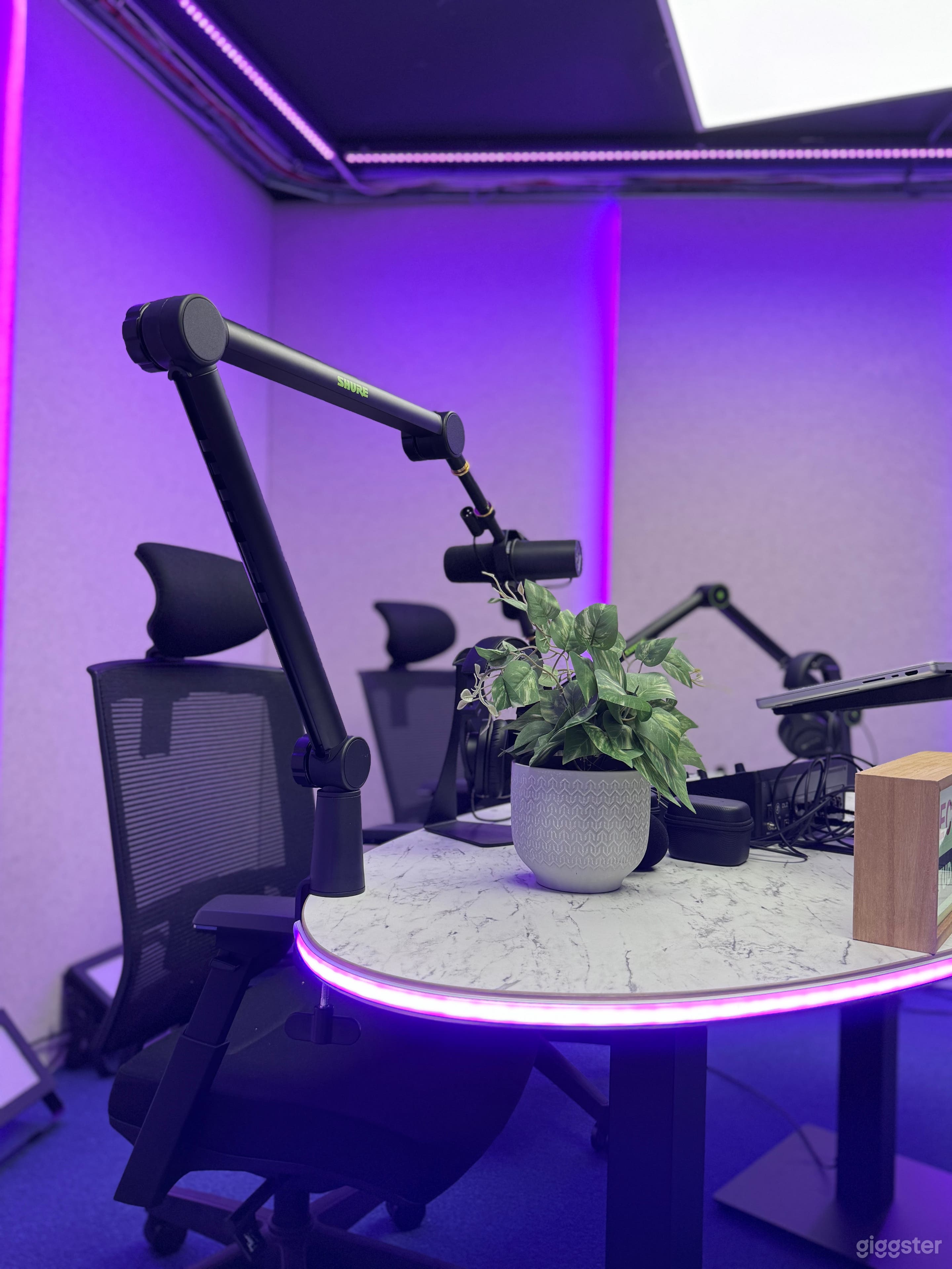 "The Newsroom" - Premium Video Podcast Studio  Photo 4