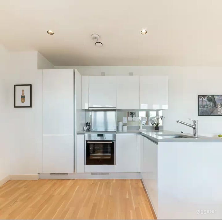  Bright 1-Bed Apartment in Wapping with Shard & City Skyline 