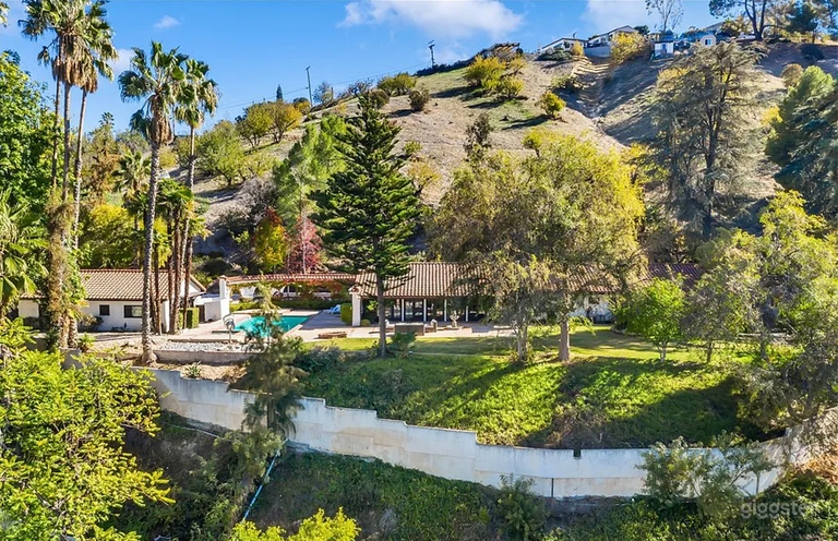  Spanish-Style Villa w/ Courtyard, Pool & Mediterranean Charm 