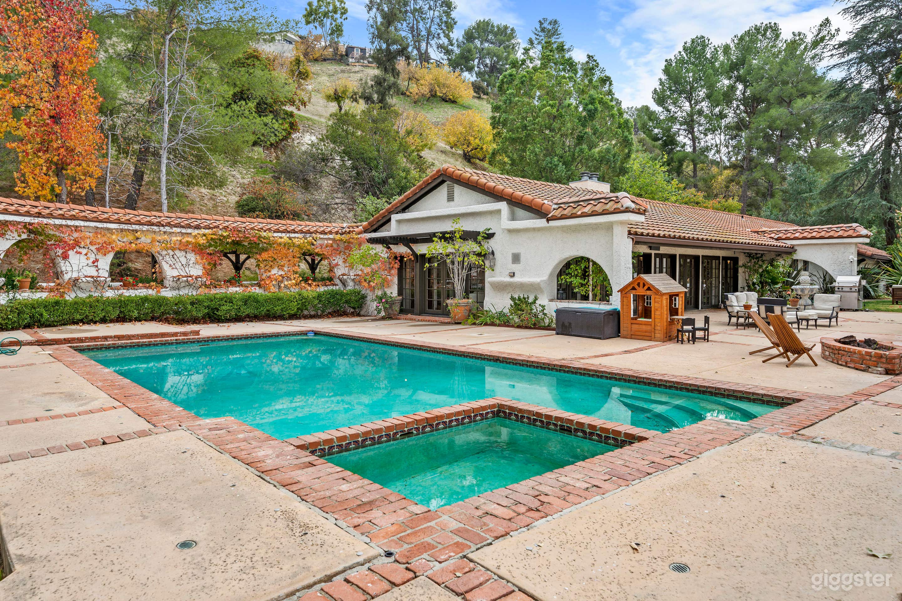 Spanish-Style Villa Pool & Mediterranean Charm Photo 4