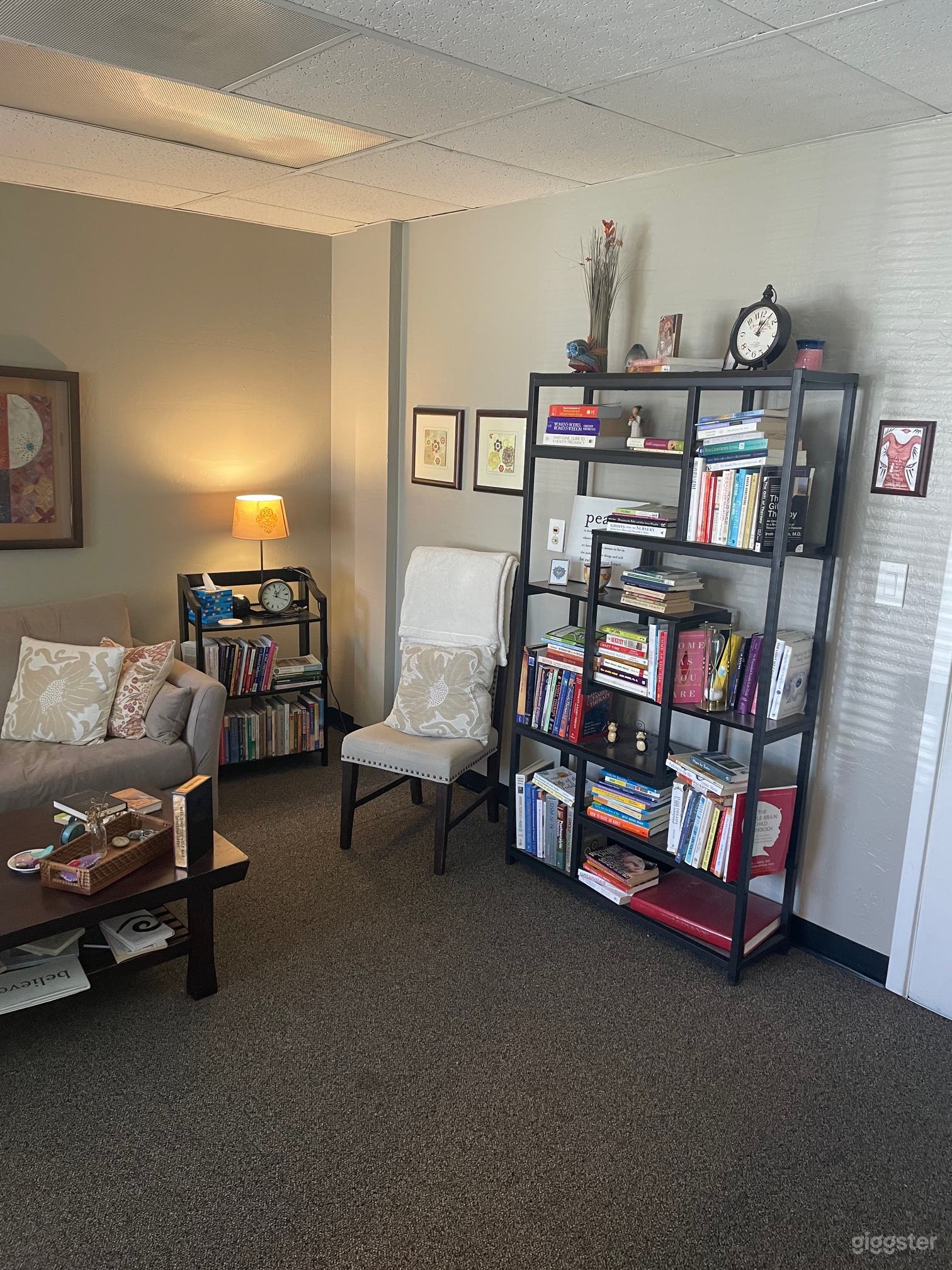 Office space available in the heart of Burbank/Toluca Lake Photo 2