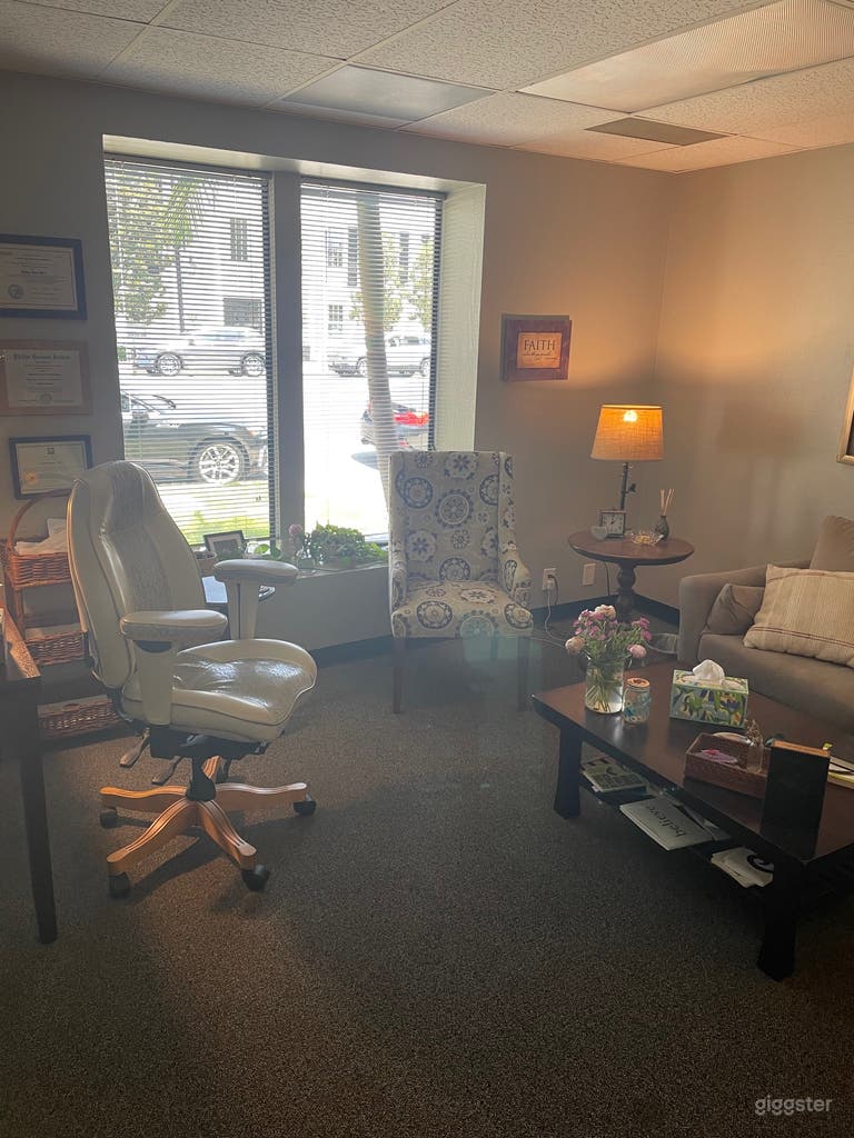  Office space available in the heart of Burbank/Toluca Lake 