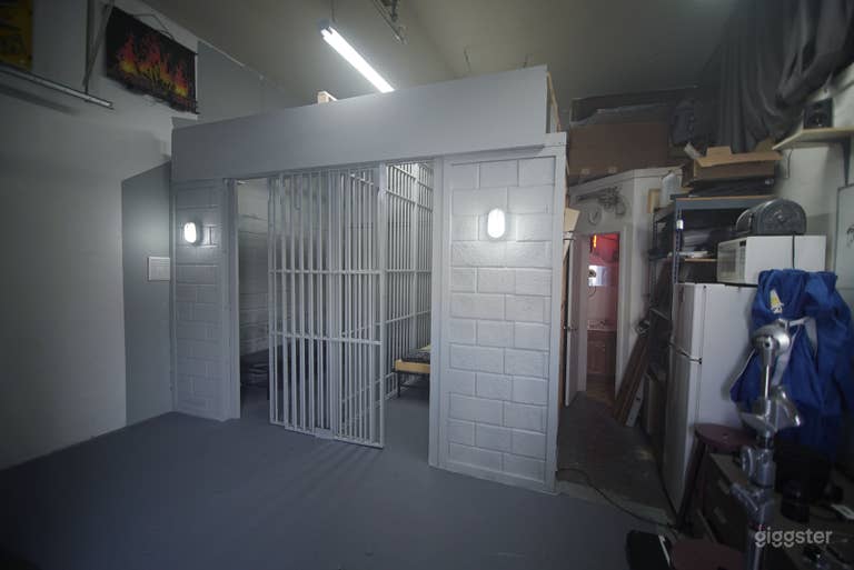  JAIL PRISON CELLS W/ BARS, PAYPHONE STANDING SET. 