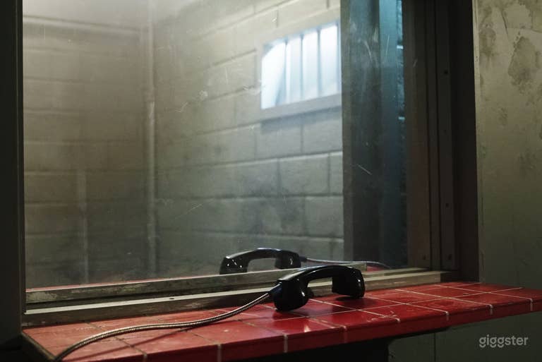  JAIL PRISON CELLS W/ BARS, PAYPHONE STANDING SET. 
