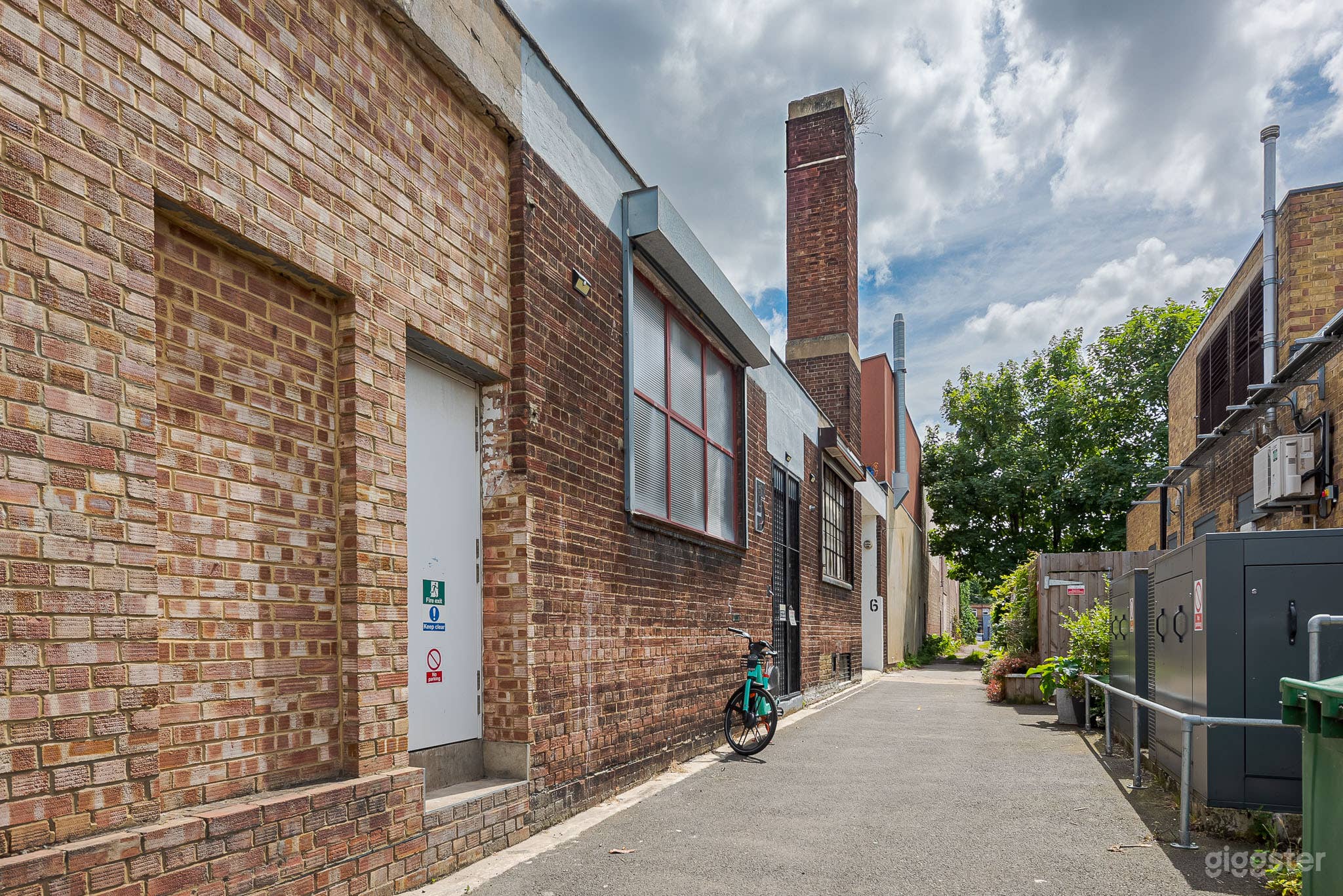 Industrial Artist Studio With Large Rooftop Photo 2