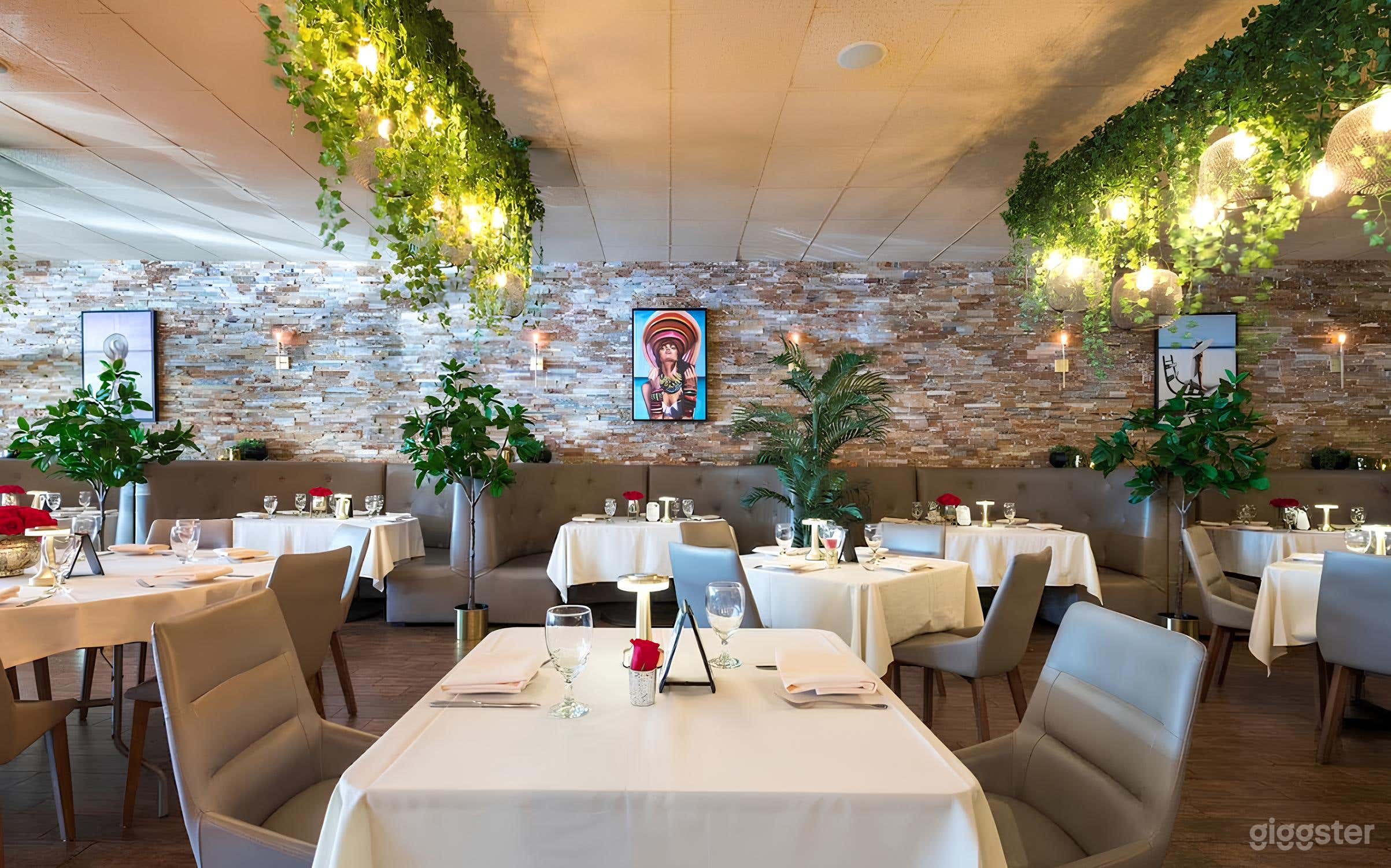 Stunning Private Dining Room Photo 2