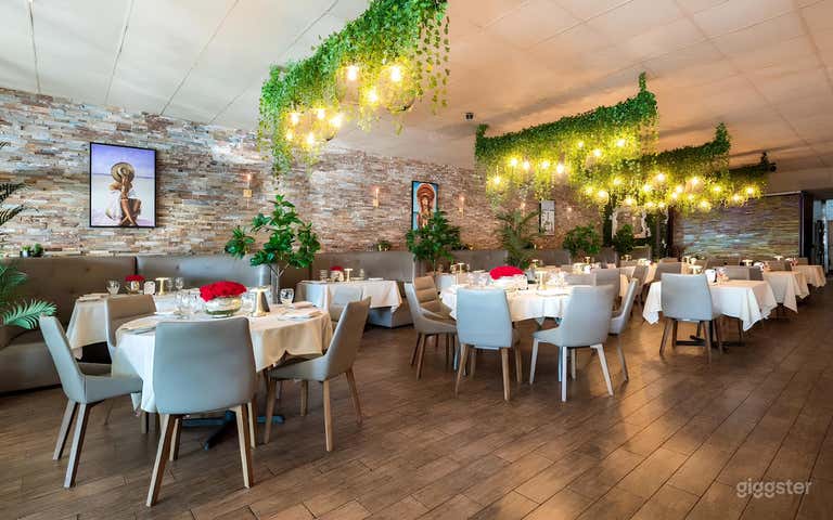  Stunning Private Dining Room 