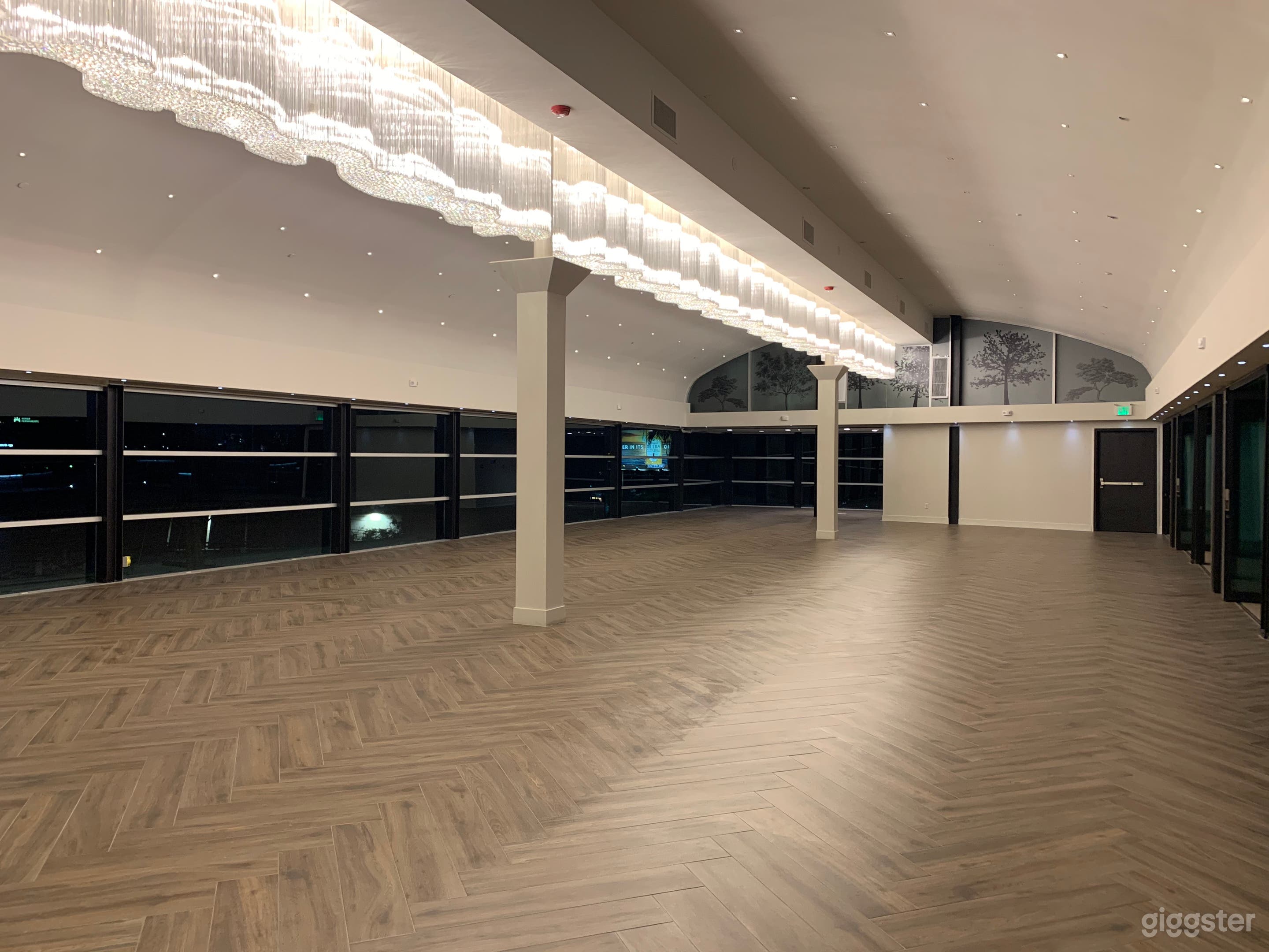 Indoor/Outdoor Culver City Rooftop Event space  Photo 3