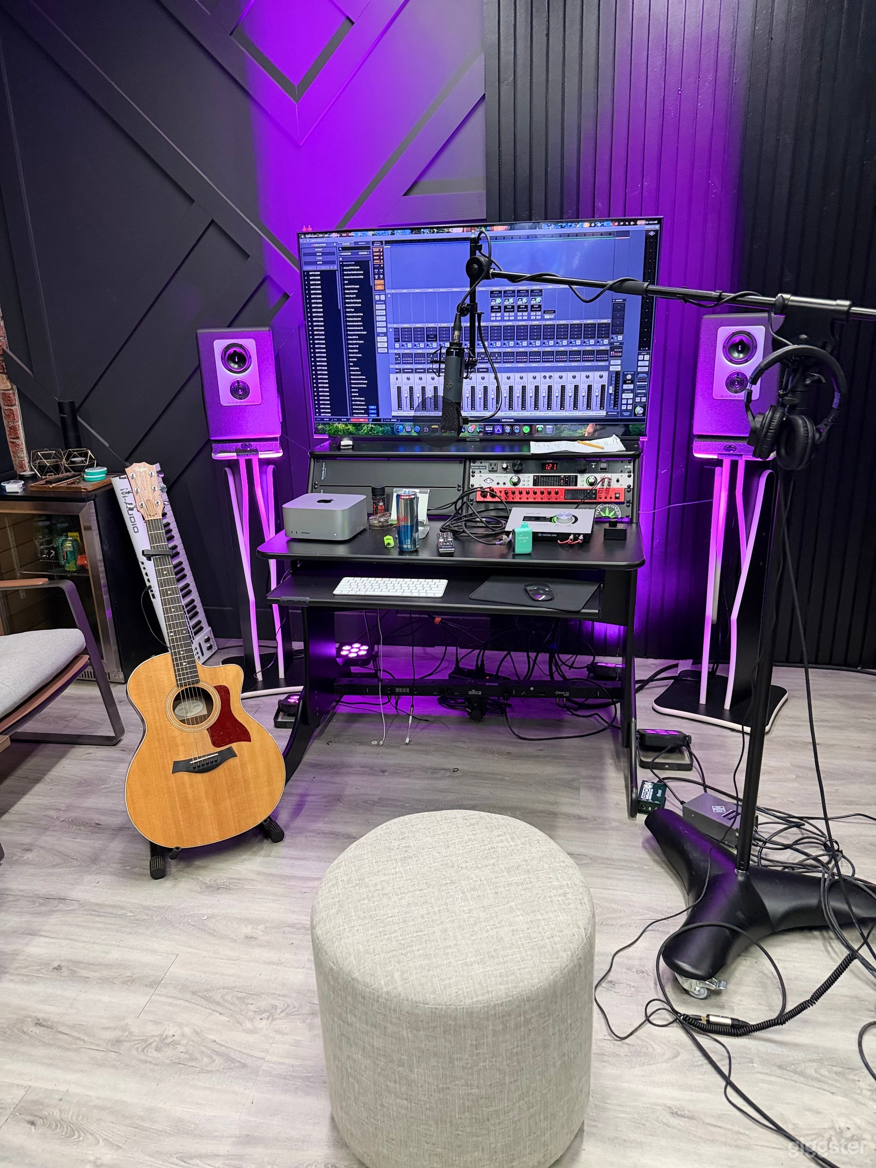 Recording Studio- Calling all Artists, Musicians, Podcasters Photo 1