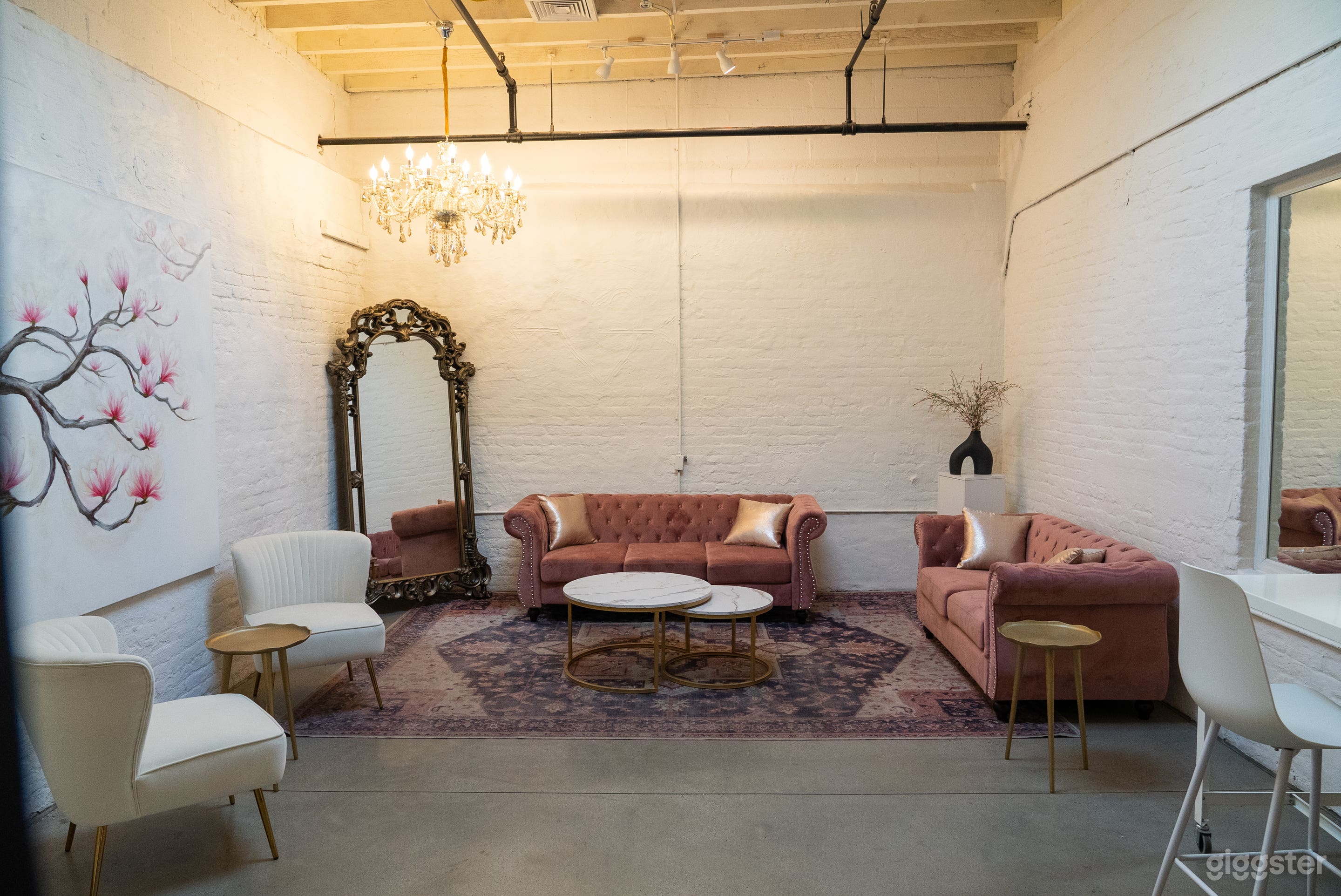 Industrial Chic Brooklyn Loft Photo 4
