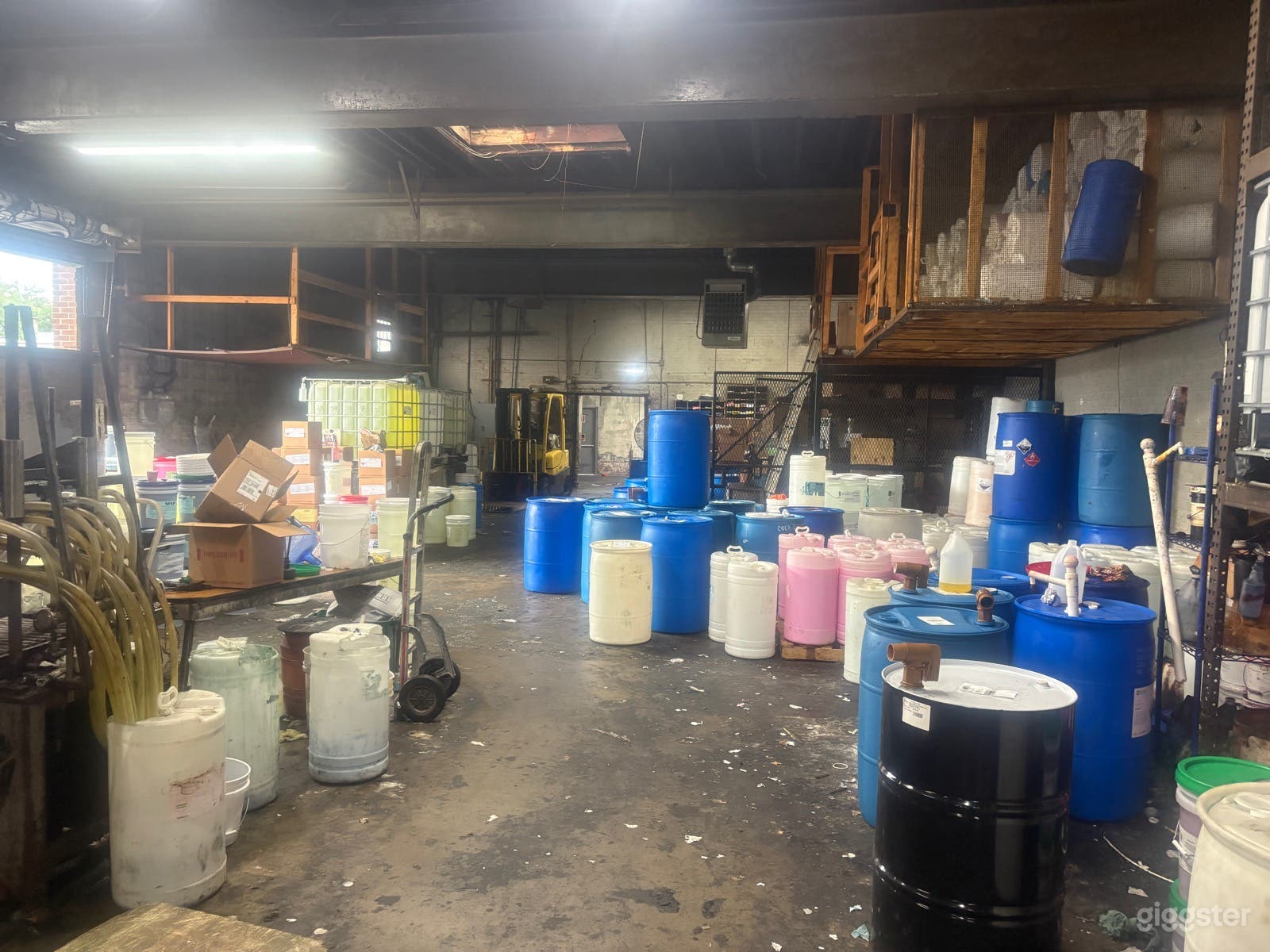 Grungy warehouse with retro offices Photo 3