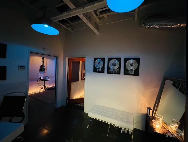  Pro Recording Studio | Music | Podcast | Voiceover 