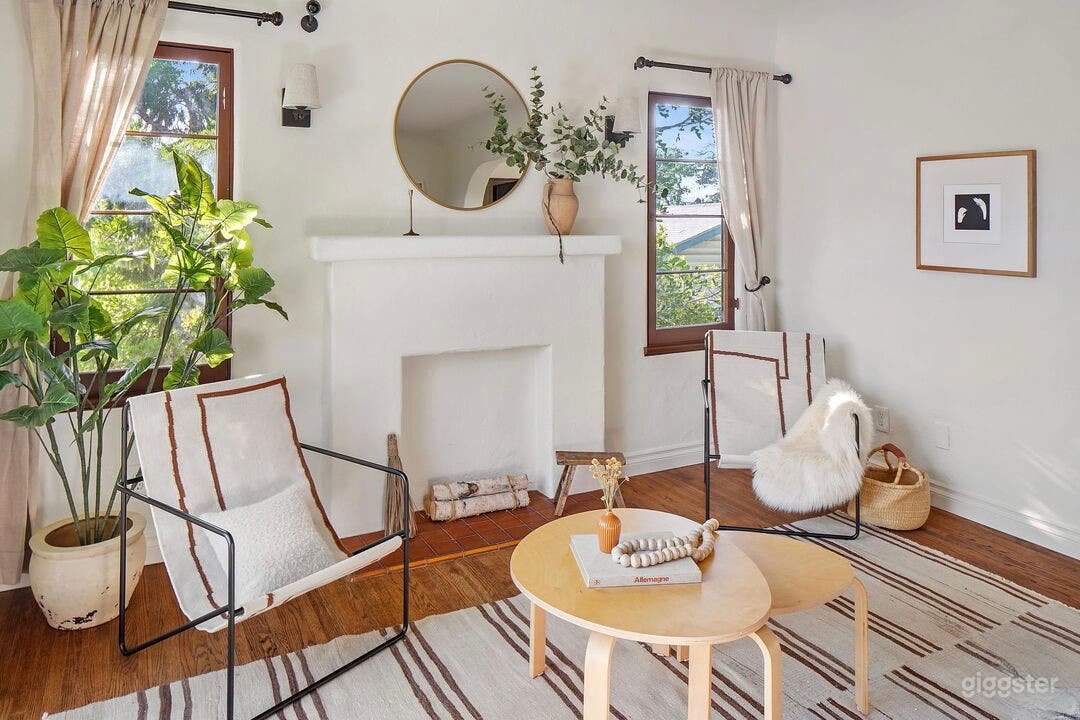 Spanish-style Home &amp; Lush Backyard Photo 2