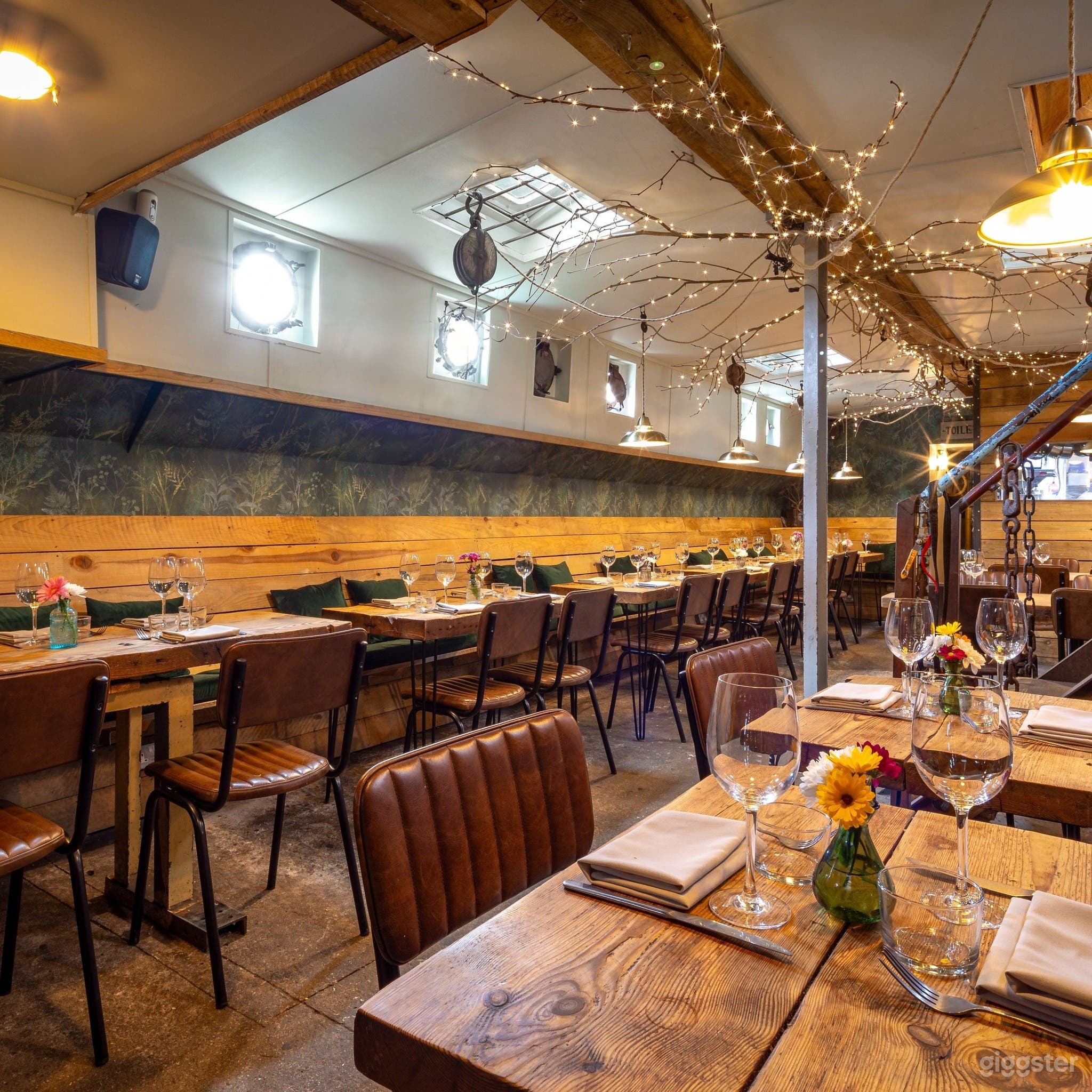 Indoor Lower deck Dining Area  Photo 3