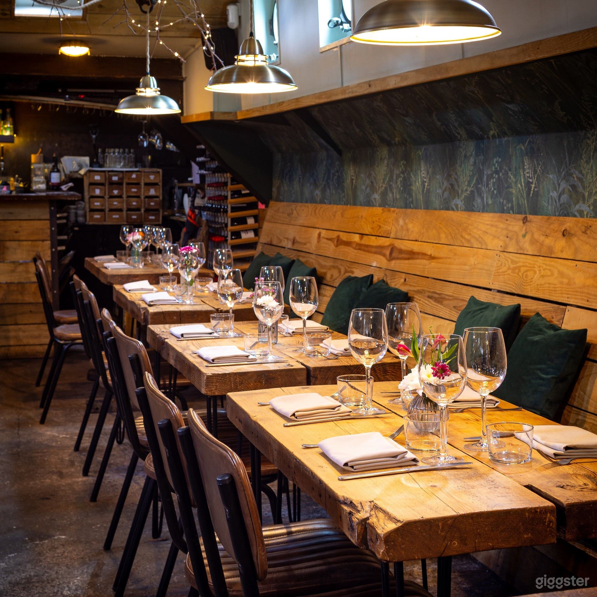 Indoor Lower deck Dining Area  Photo 4