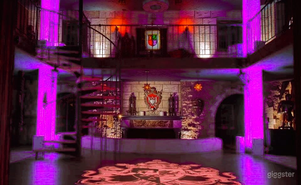 Real Majestic castle on top of the Hollywood Hills Photo 4