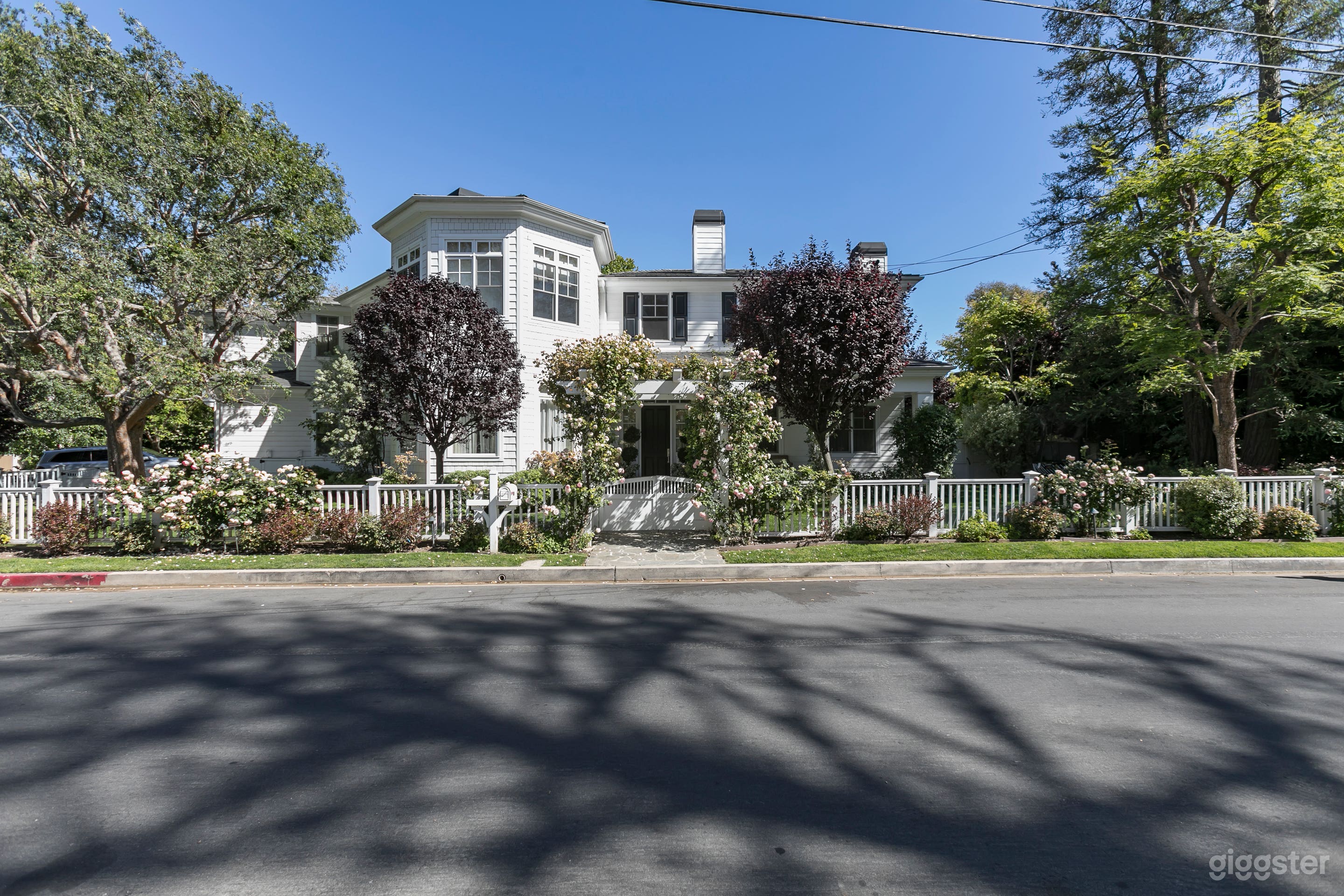 Traditional East Coast Beach House Photo 2