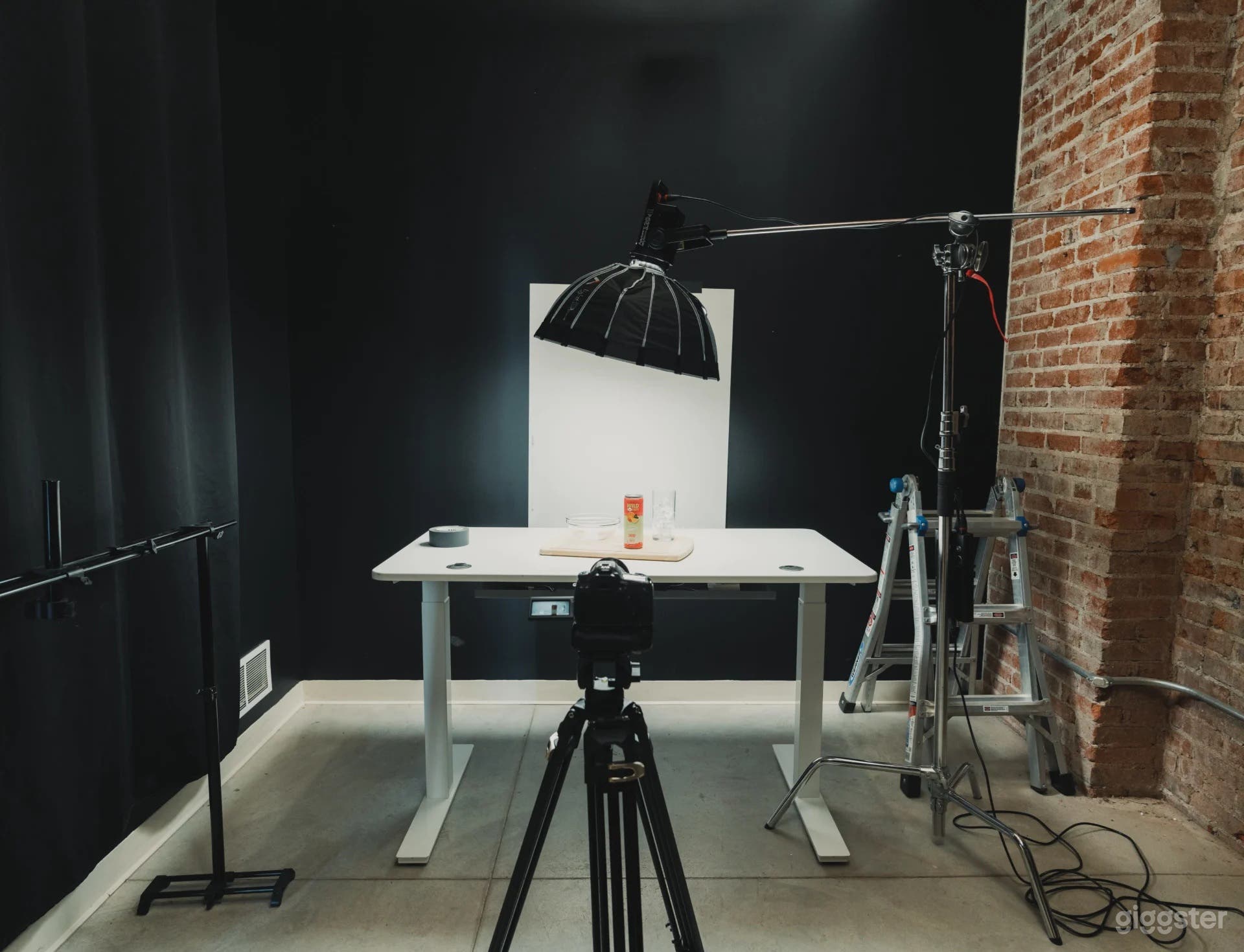 Downtown West Product Photography Room Photo 1