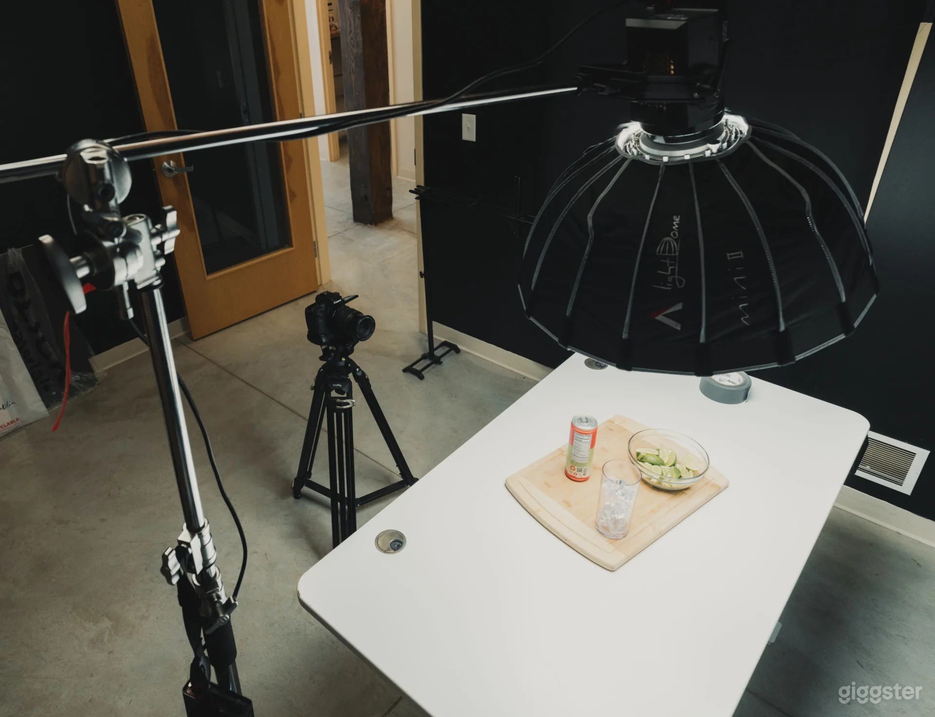 Downtown West Product Photography Room Photo 3