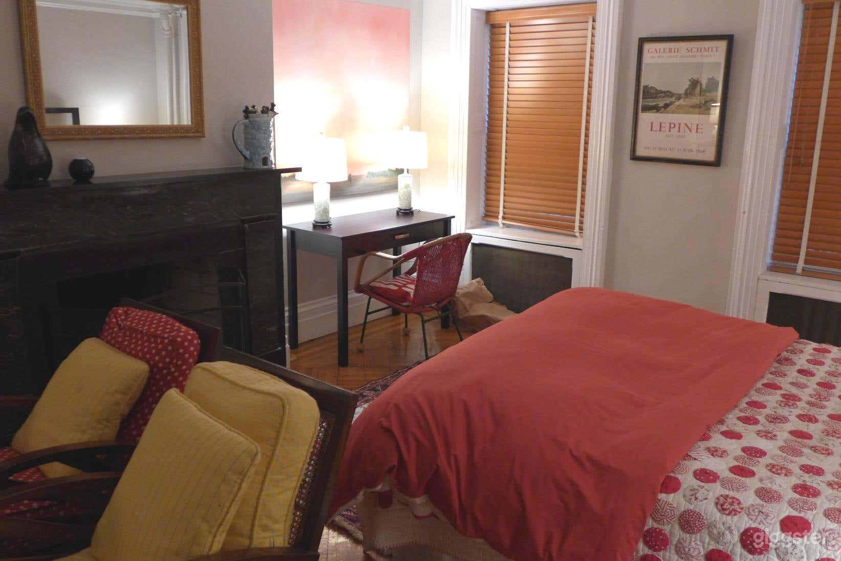 Townhouse in West Village with Vibrant Interior Photo 4