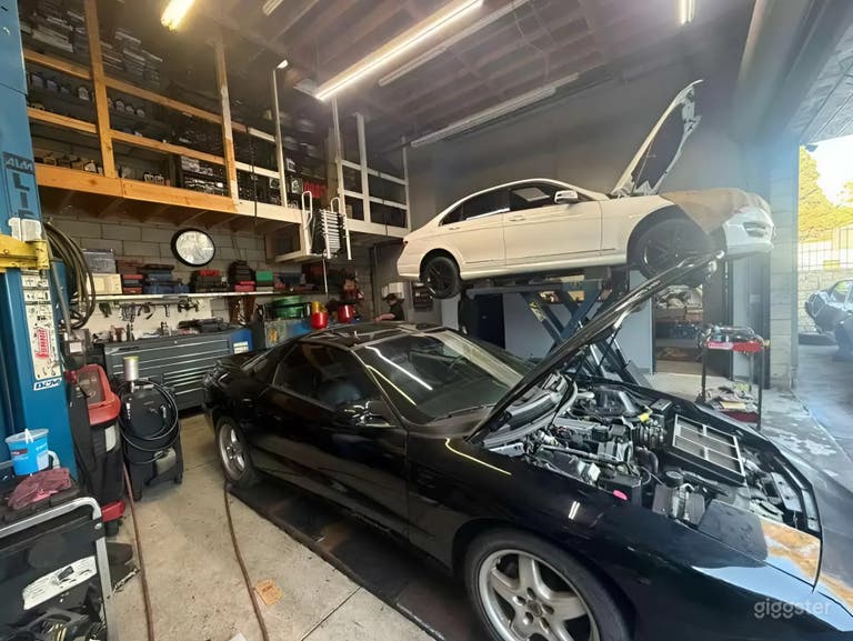  Authentic Mechanic Garage | Industrial Auto Shop 