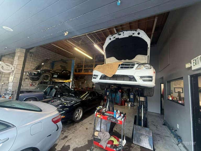  Authentic Mechanic Garage | Industrial Auto Shop 