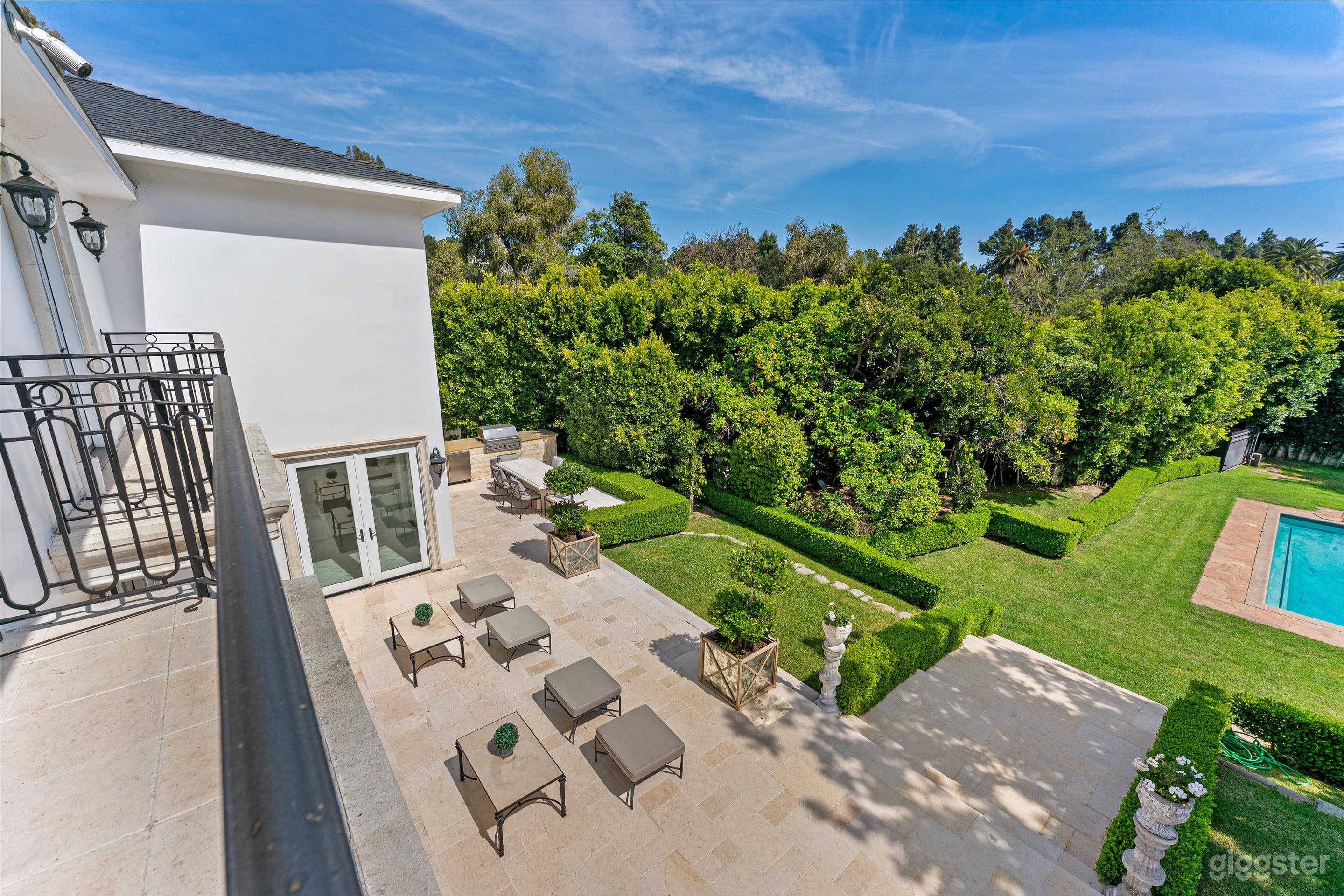 Elegant Gated Bel-Air Estate with Pool, Garden & Interiors Photo 3