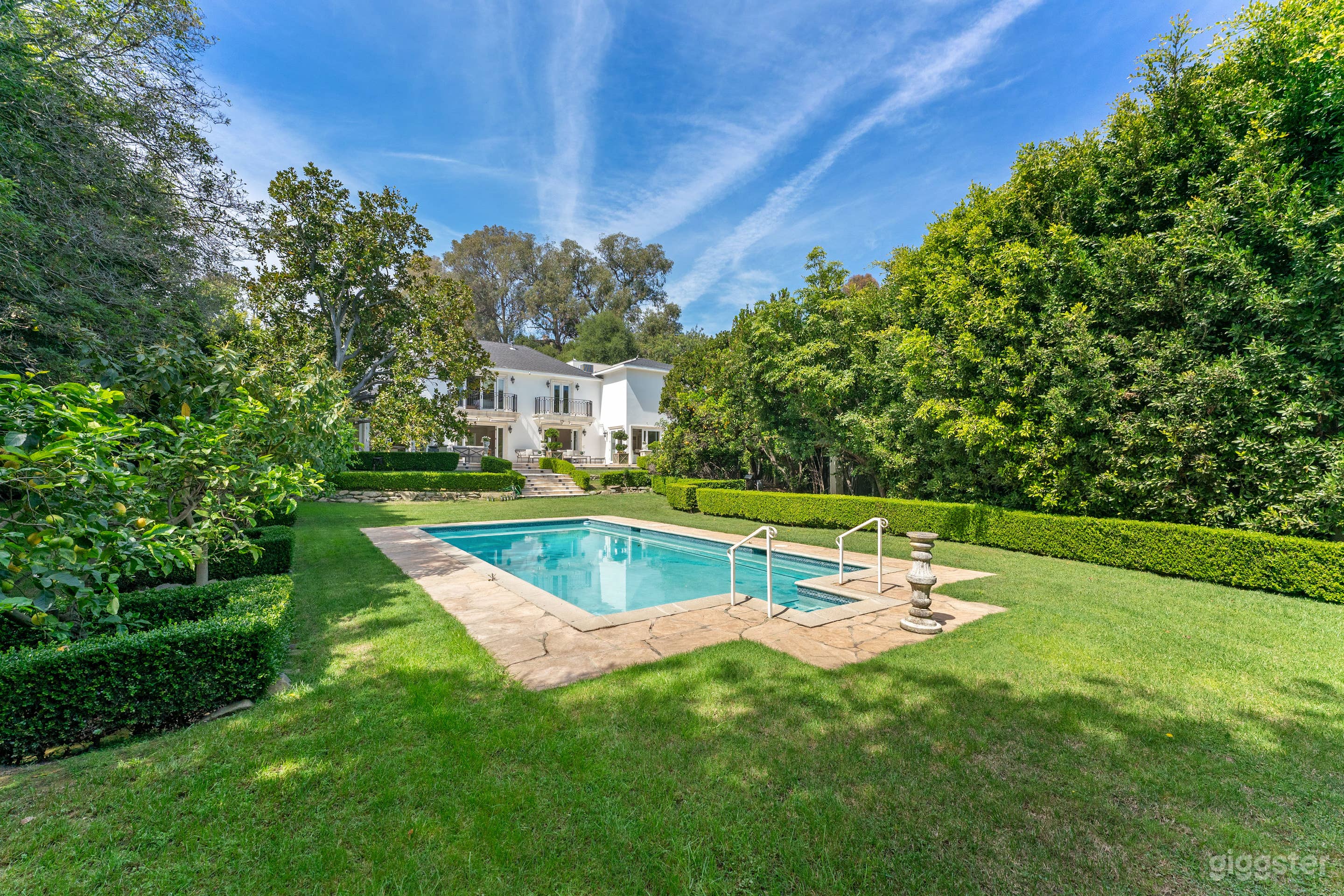 Elegant Gated Bel-Air Estate with Pool, Garden & Interiors Photo 1