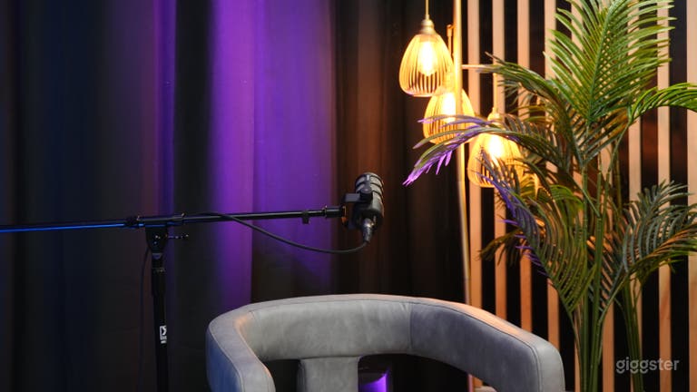  Modern Multimedia Podcast Studio 