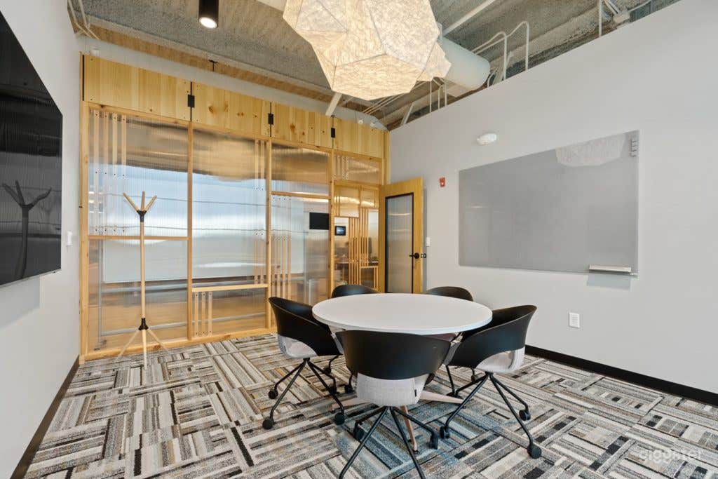 Design (Small Meeting Room) Photo 2