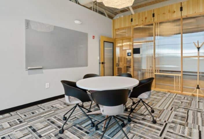 Design (Small Meeting Room) Photo 4