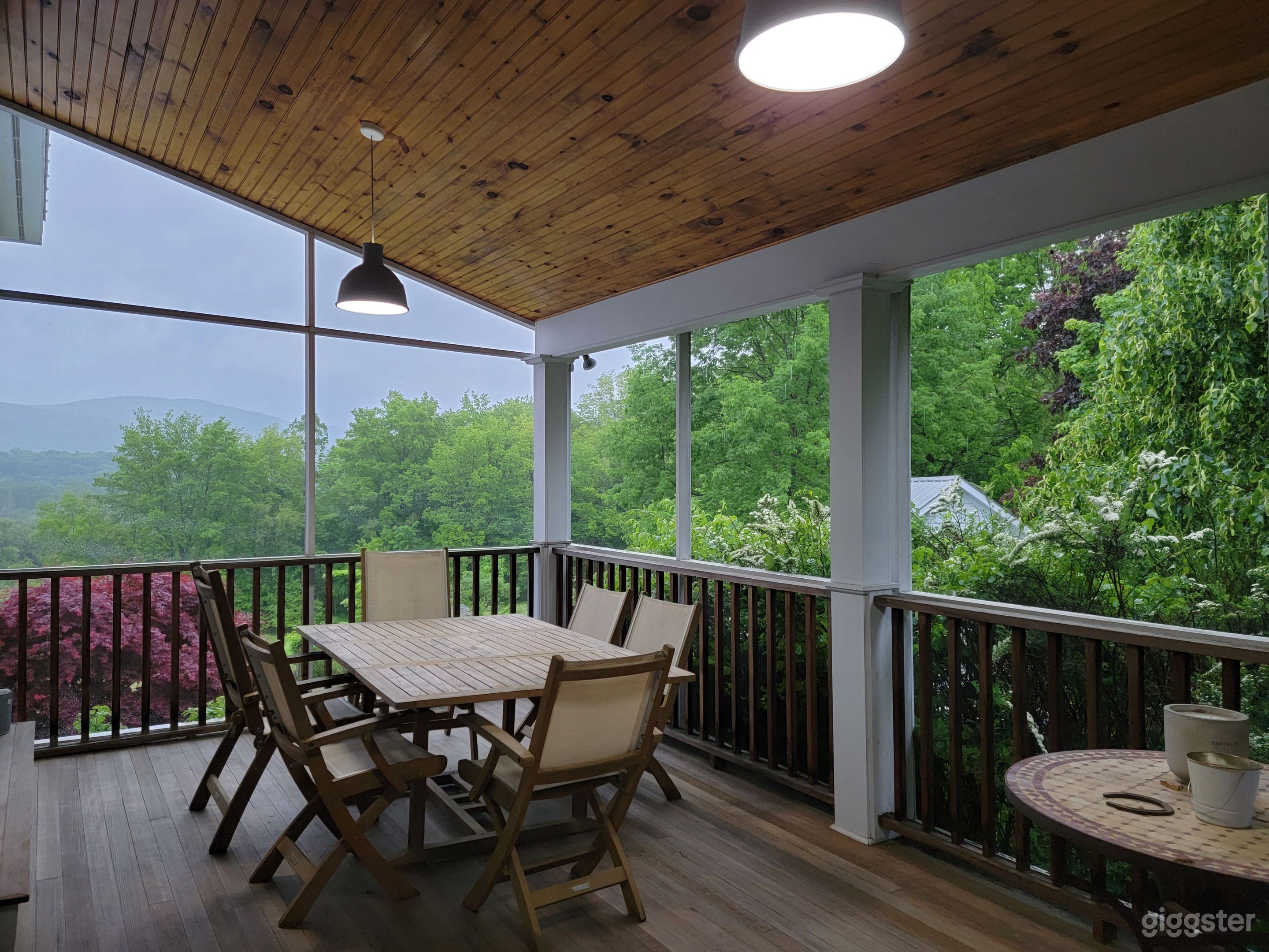 Screened porch 